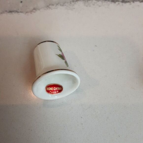Vintage Chadwick Bone China Thimble Original Box - Picture 3 of 6